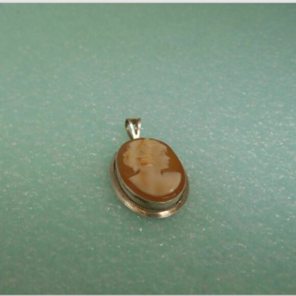 Italian Cameo Sterling Silver Millgrain Bezel Pendant 4 Necklace - Picture 2 of 3